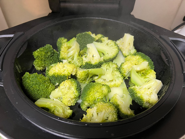 ホットクックで蒸し野菜（ブロッコリー蒸した）